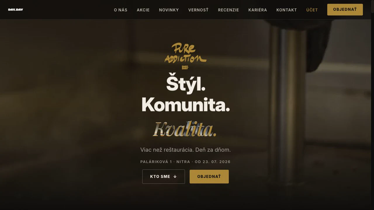 Skutočný web DAY BY DAY s videovým úvodom a sekciou O nás.